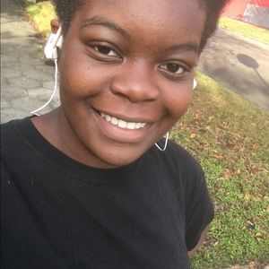 Meet your Posher, Samara